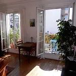 Beau 2 Pieces Avec Balcon Paris Parc Des Buttes Chaumont