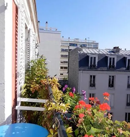 Beau 2 Pieces Avec Balcon Parc Des Buttes Chaumont